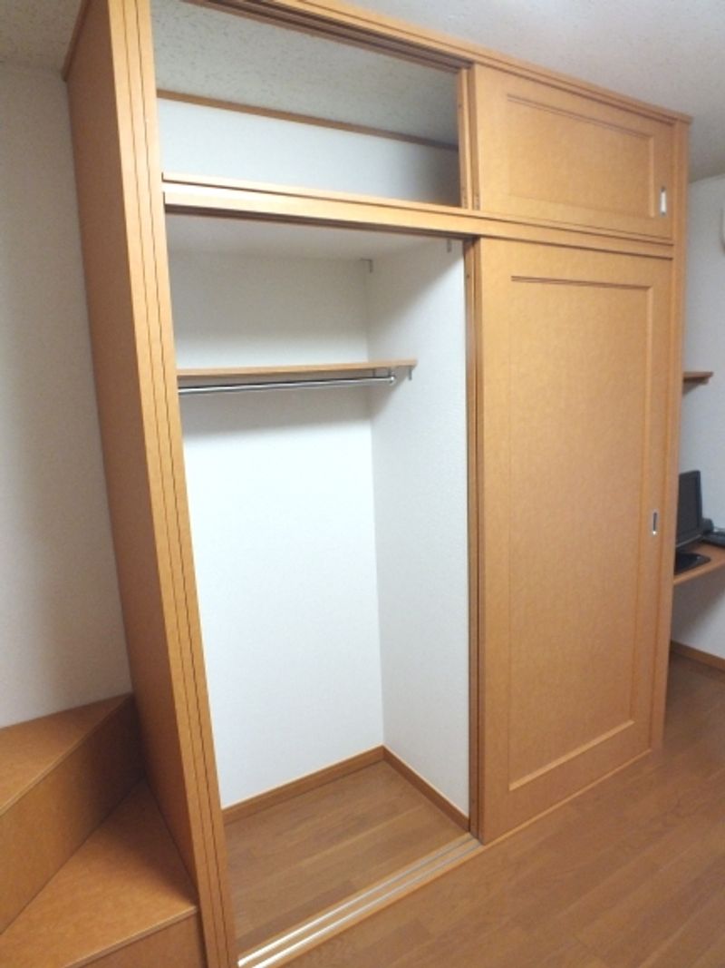 レオパレスアルタ 収納
