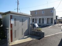 レオパレスシャルマンピエースⅡ エントランス