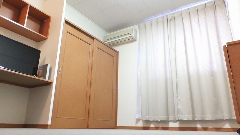 レオパレスエアル 居間
