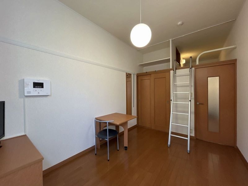 レオパレスパオ 居間