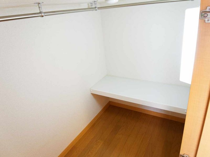 レオパレスコンフォニティ 収納