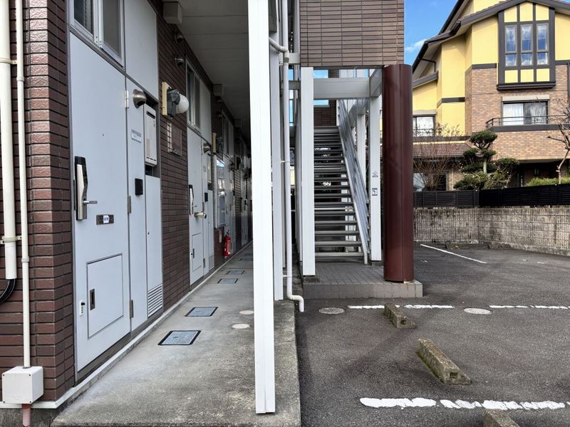 レオパレスバーディーⅤ エントランス