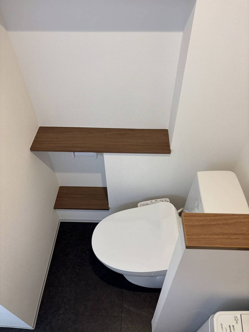 ArLk Graceful Toilet