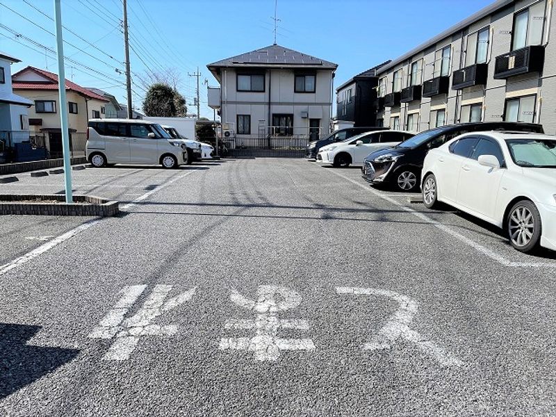 レオパレスＫ２ 駐車場