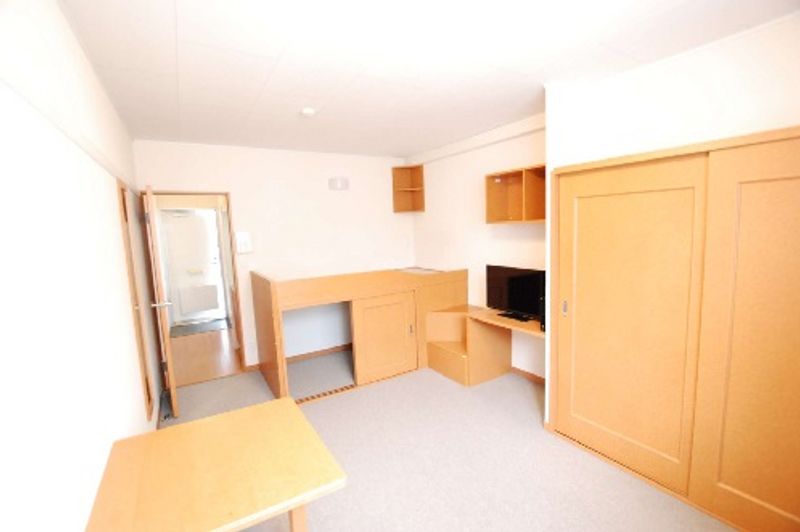 レオパレスけやき 居間