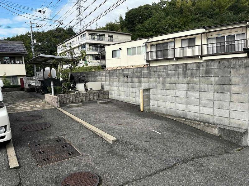 レオパレスＭＳＫ三成ヶ丘 駐車場