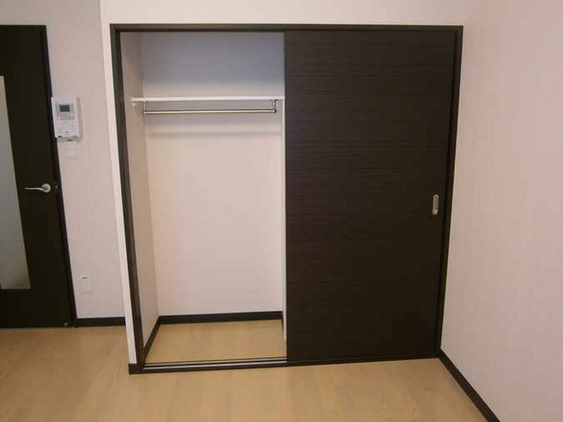 レオネクストソレビータＮ 収納