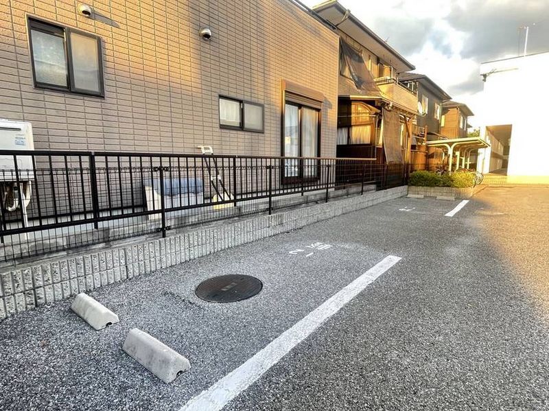 レオパレス南彦根Ⅰ番館 駐車場