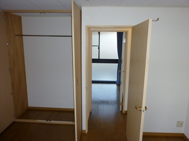 レオパレスサナロＡ 収納