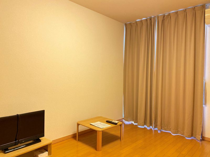 レオパレスプリマヴェーラ 居間