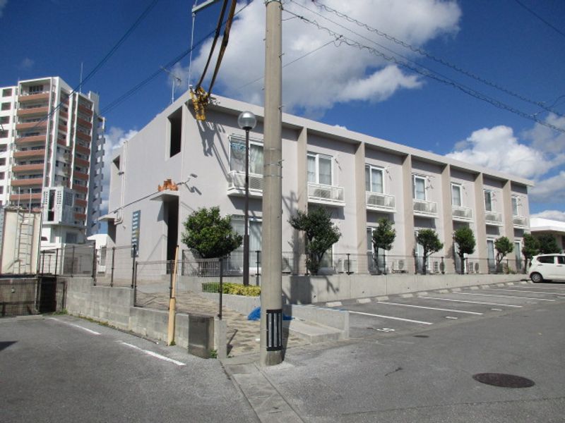 レオパレス奈留川 駐車場
