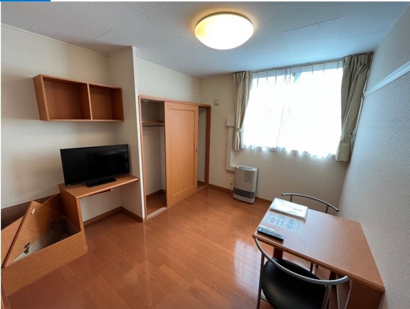 レオパレスフォレスト５５ 居間