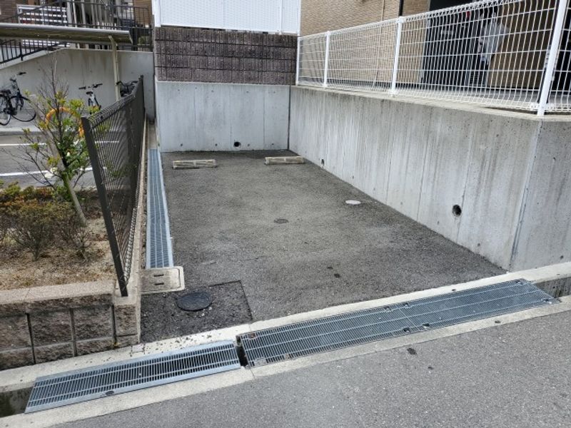 レオパレスヴィラ曽根Ｃ 駐車場