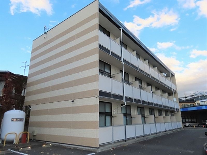 レオパレス早苗 外観