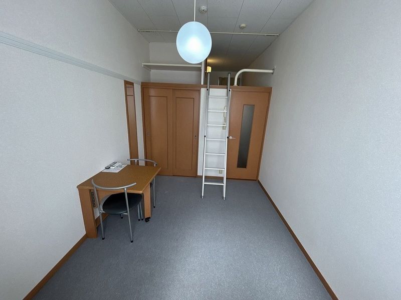 レオパレスパークサイド 寝室