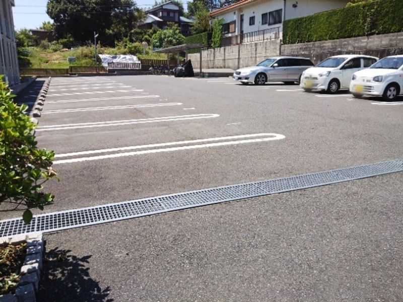 レオネクストＧＡＲＤＥＮＩＡ 駐車場