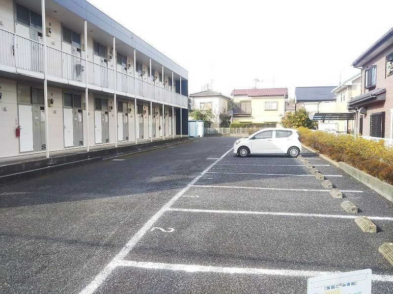 レオパレスサンライト 駐車場
