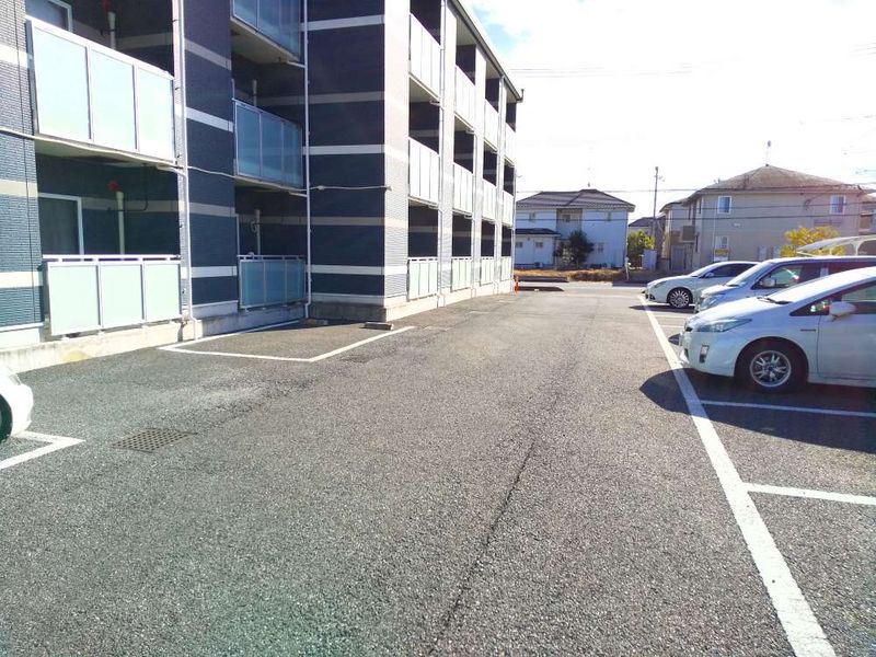 レオネクストレイルリンク 駐車場