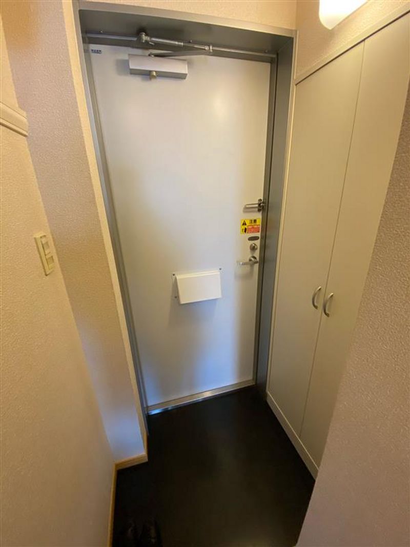 レオパレスビブハウス 玄関