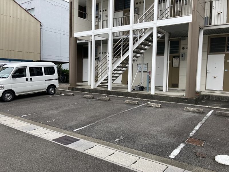 レオパレス清本町 駐車場