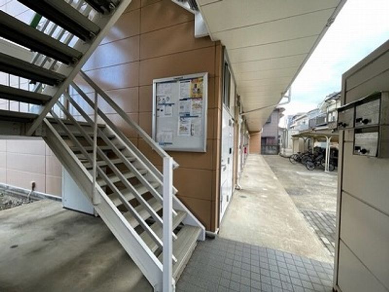 レオパレスＭＡＳＡ　１００ エントランス