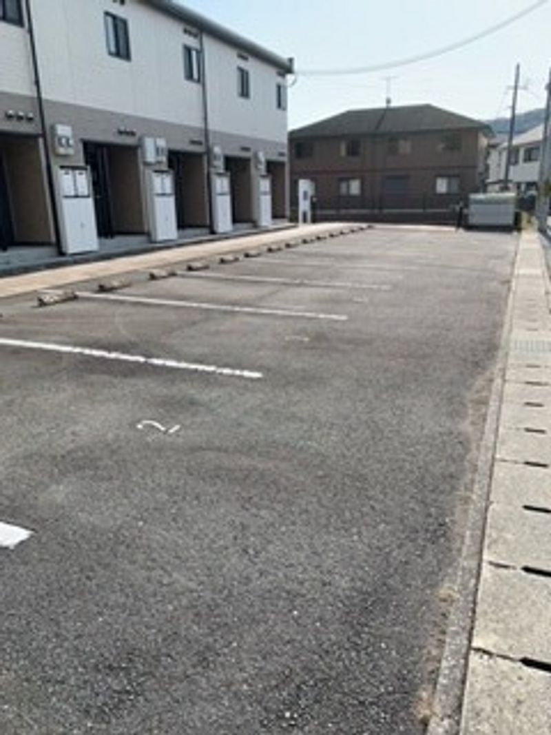 レオパレスドーファン 駐車場