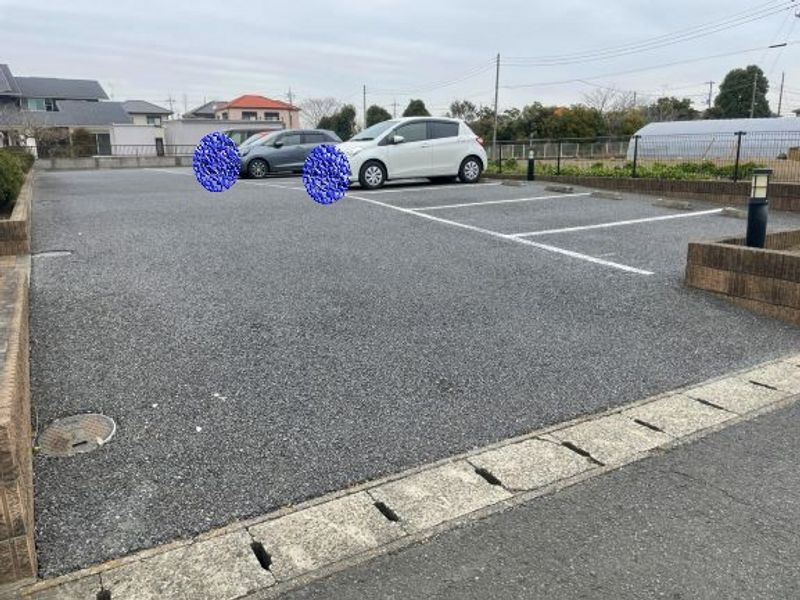 レオパレスプレミール 駐車場