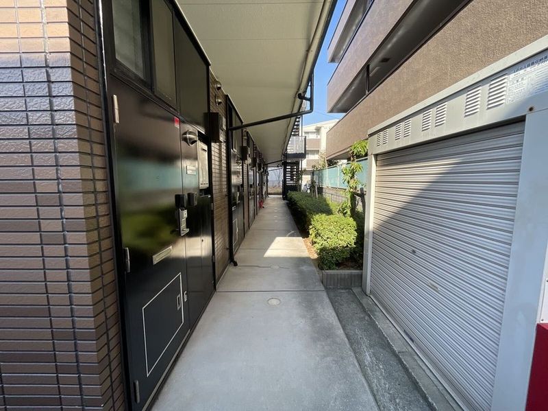 レオパレスネスト中百舌鳥 エントランス