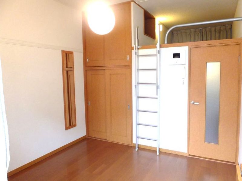 レオパレスモンテローザ 寝室
