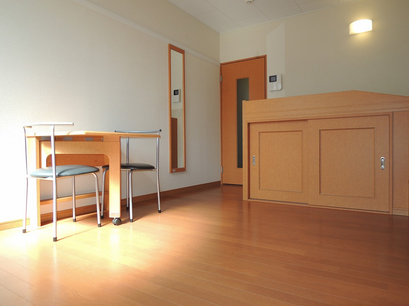 レオパレス南円山 居間