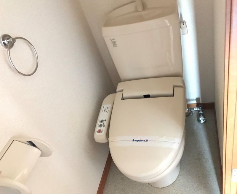 レオパレス富の中 トイレ