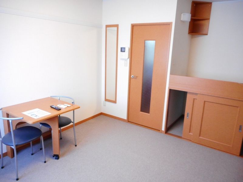 レオパレス信濃 居間