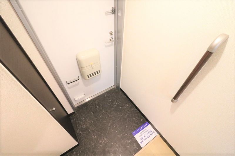 レオネクスト宇多野 玄関