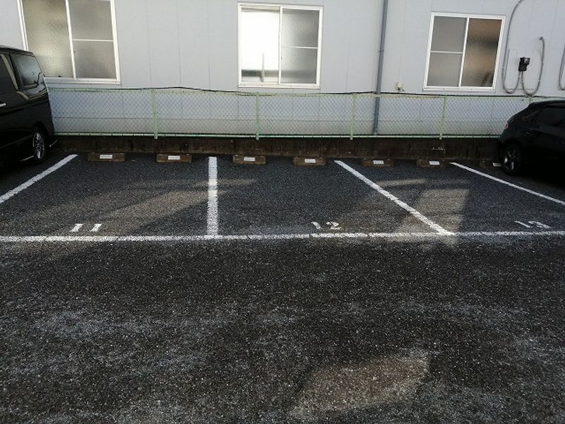 レオパレスゆう 駐車場