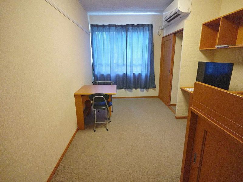 レオパレス長戸 居間