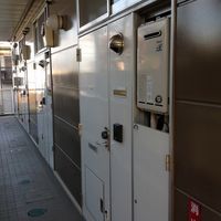 レオパレスバックス 玄関