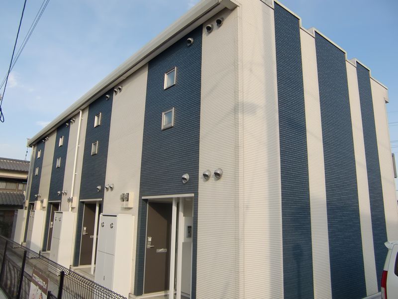 レオネクストワンニュー 玄関