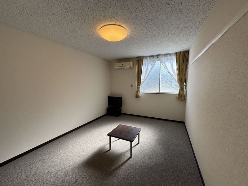 レオネクストセリバテール仁川Ⅱ 居間