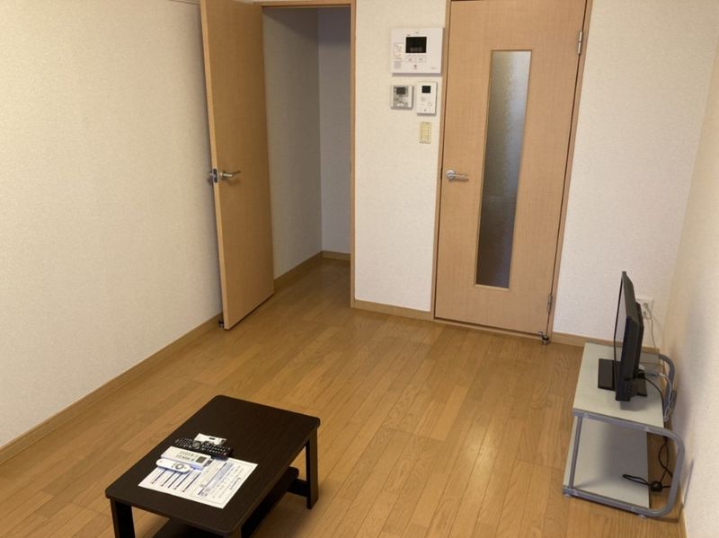 レオパレスＦＩＯＲＩ高松 居間