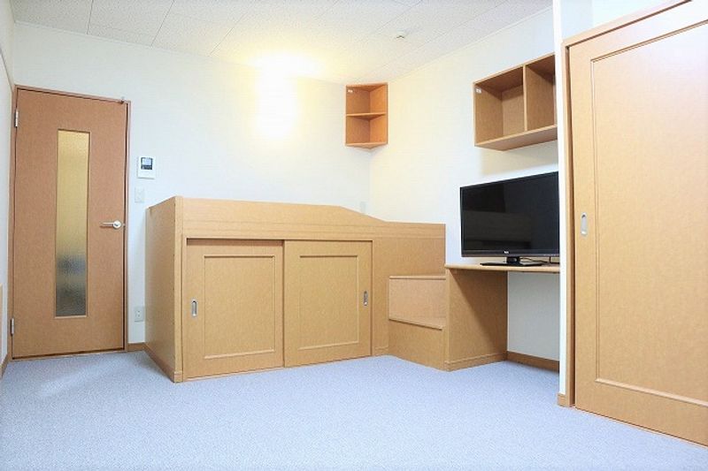 レオパレスピクシス　福田 居間