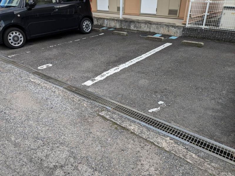 レオパレスさくら 駐車場
