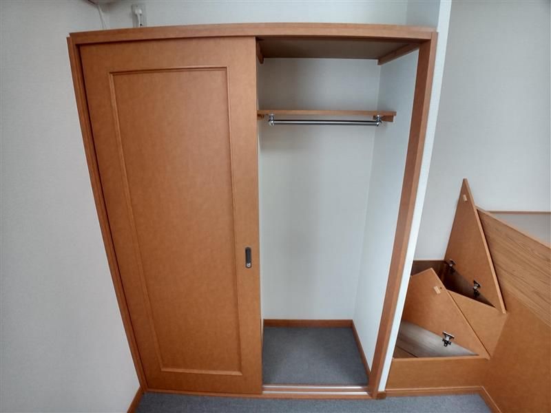 レオパレスグリーンウッド 収納