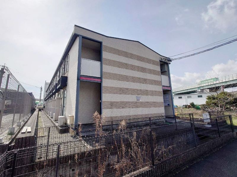 レオパレスオアシス 外観