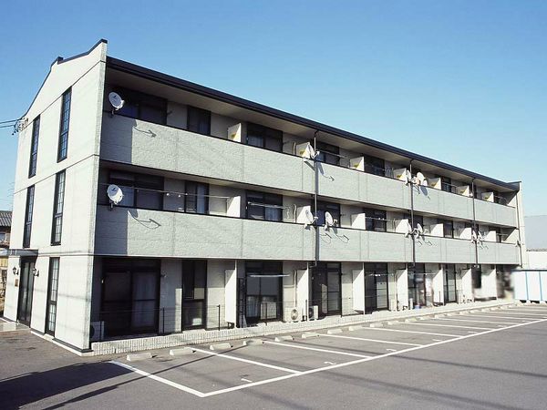 レオパレス中川２１６ 外観