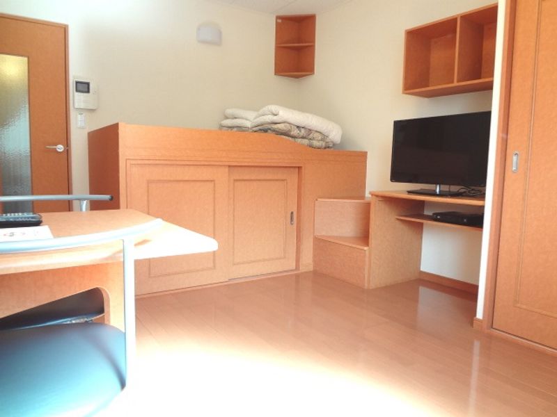 レオパレスファミーユγ 居間