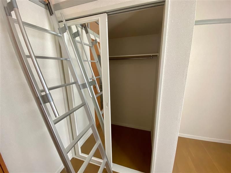 レオパレスジュリアン 収納
