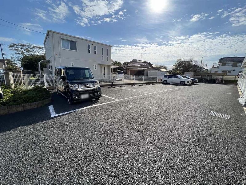 レオパレスＲⅠＴＡ 駐車場
