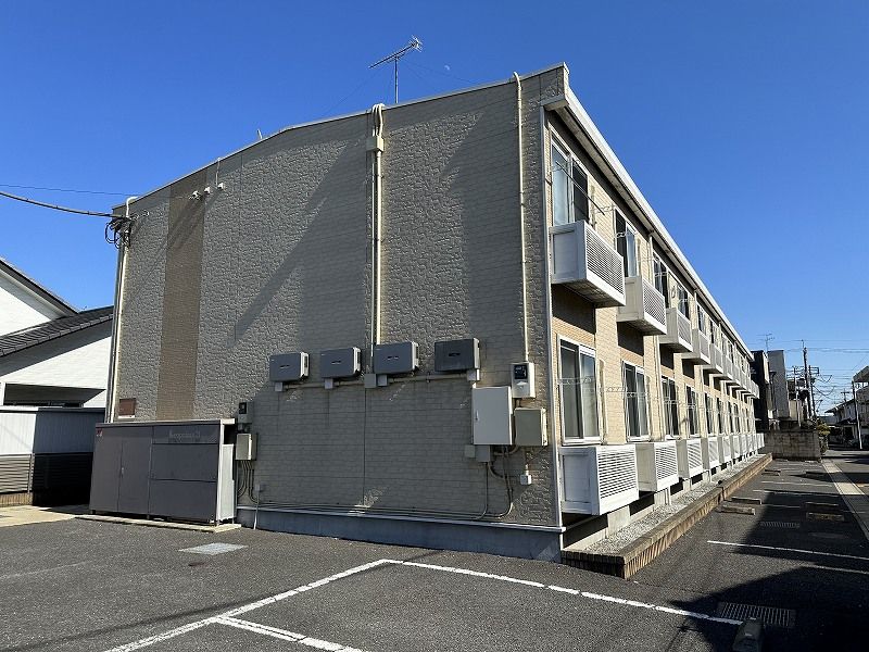 レオパレスカレーラ藤富 エントランス