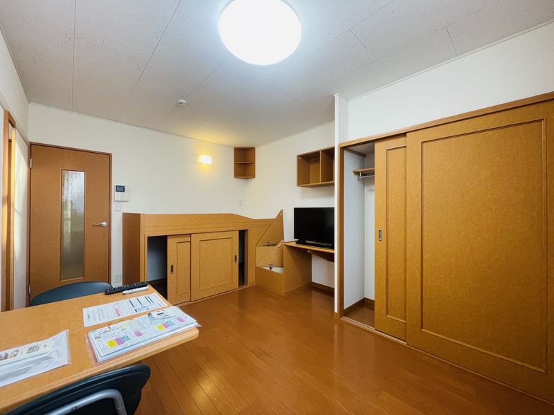 レオパレスタウンコート石川Ⅲ 居間