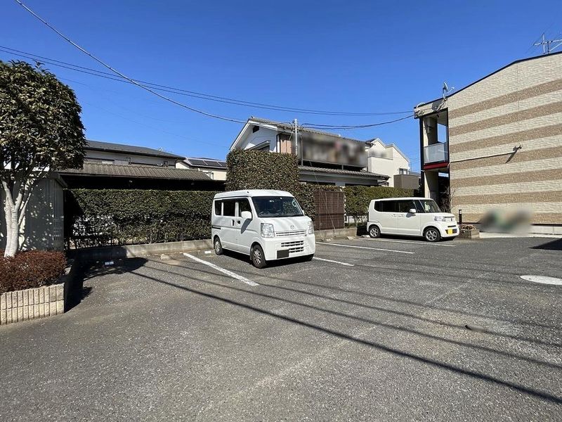 レオパレスグリーンハイツユービー 駐車場
